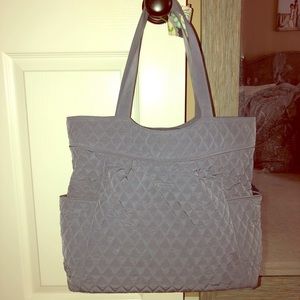 Vera Bradley large purse. Gray.Excellent condition
